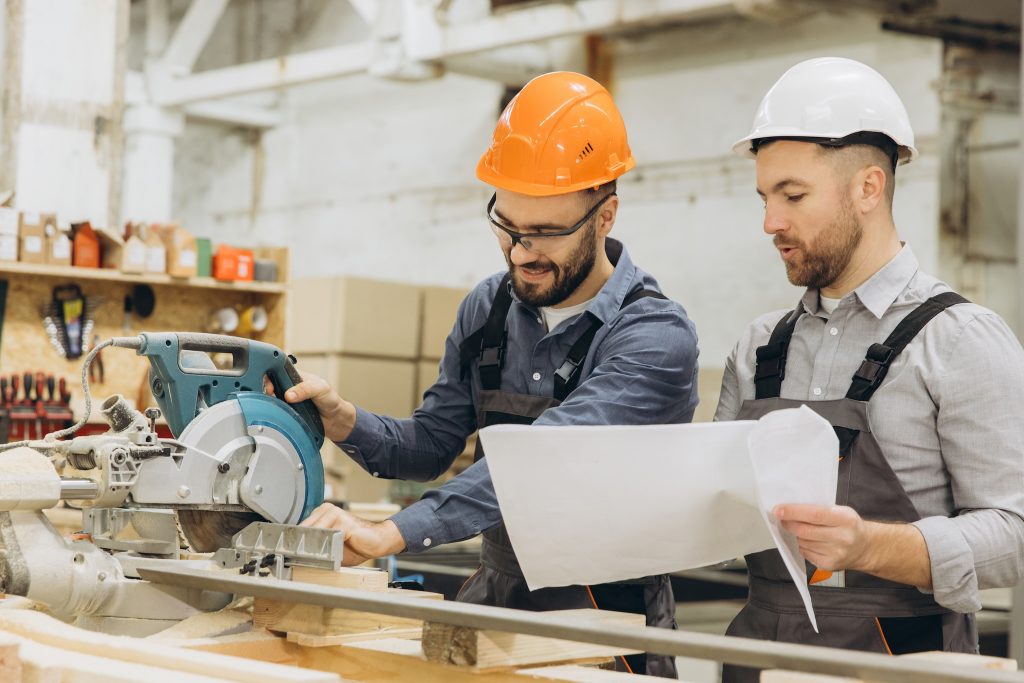 trefabrikk, fabrikk, støv, svevestøv, snekker, direktiv, forskrifter, luftkvalitet, lukt, odour, Norge, Sverige